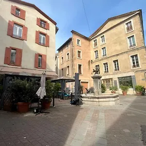 https://appartement-centre-historique-romans.hotels-rhonealpes.com