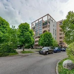 https://le-parc-des-raisses-t2-pouvant-accueillir-4-personnes.hotels-rhonealpes.com