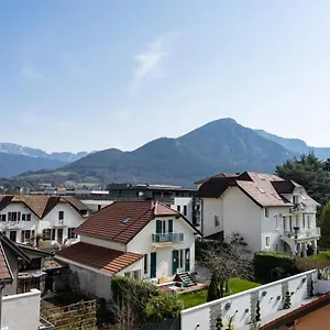 https://les-cloches-charmant-t2-proche-du-lac.hotels-rhonealpes.com