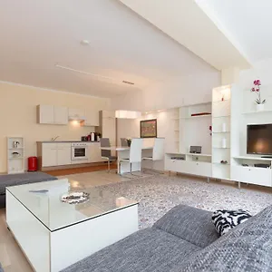 Christian Oper - Contactless Check In Apartment Wien